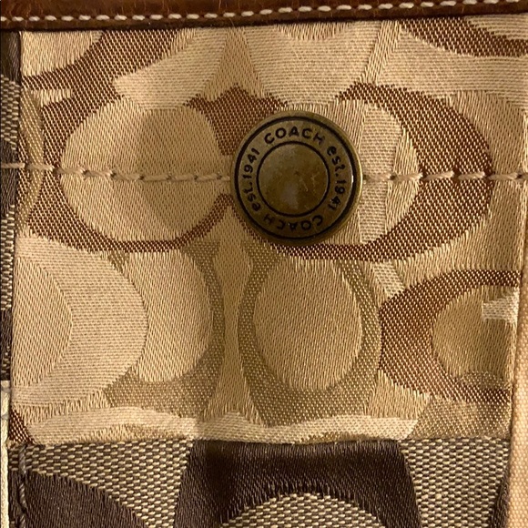 Classic Coach Purse - Picture 7 of 7